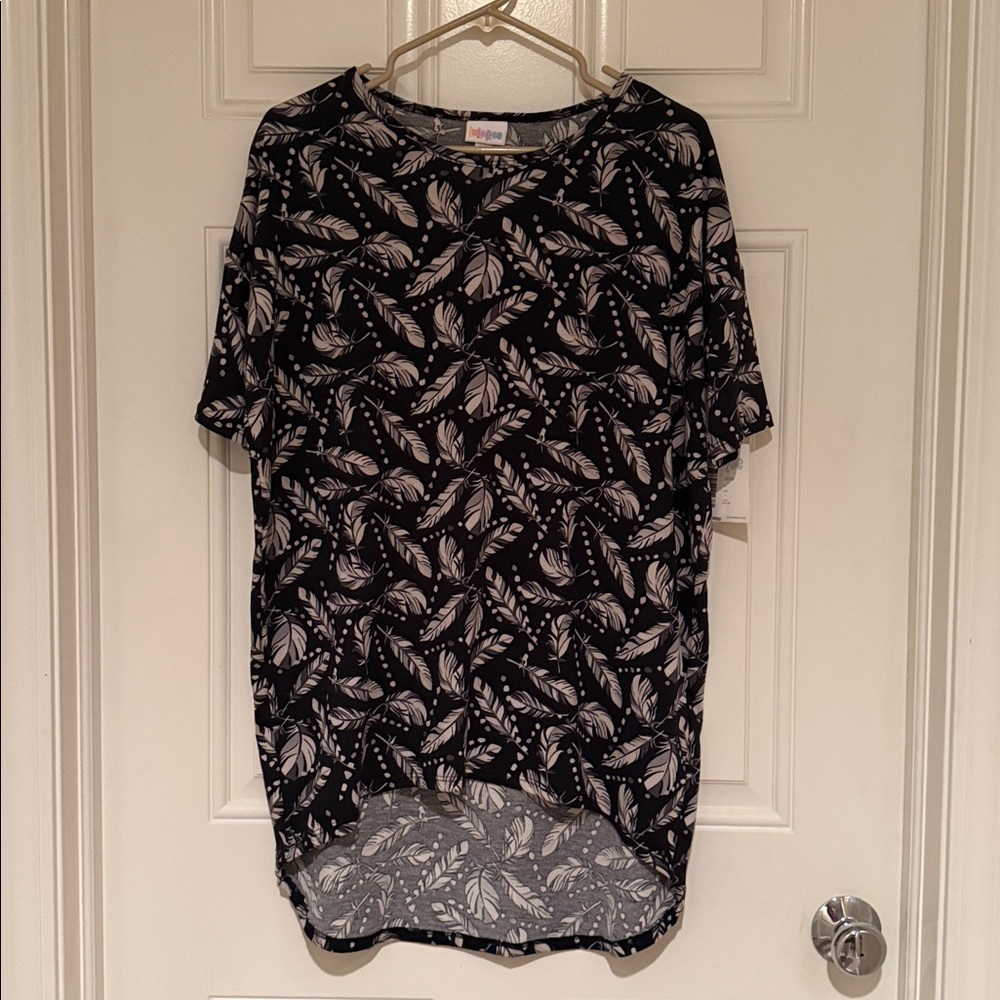 LuLaRoe Black and White Feather Pattern Top
